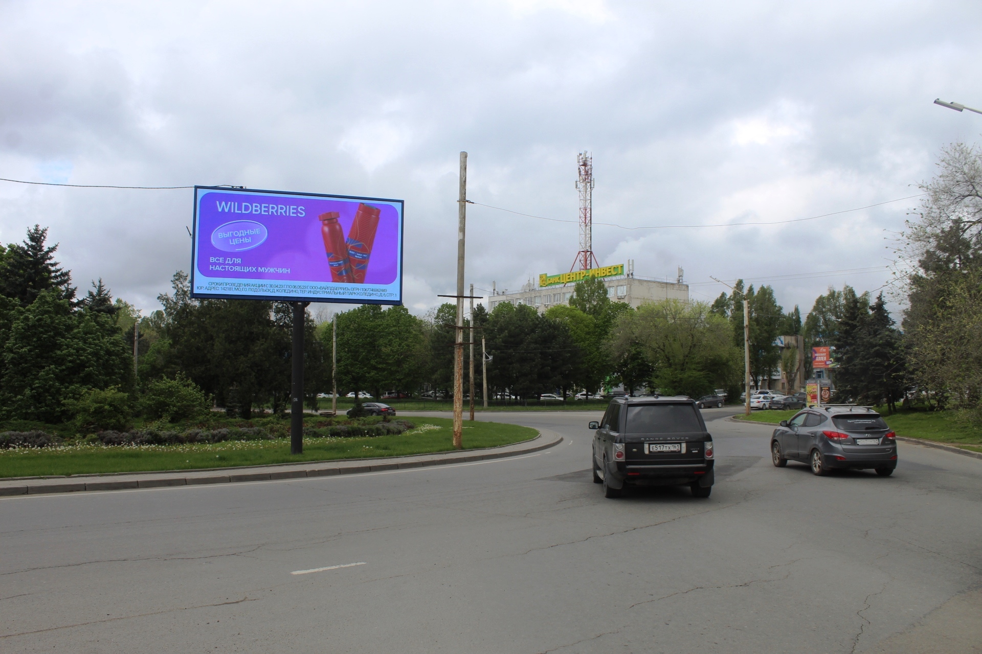 Добровольского, 32 - Королева (в кольце) Видеоэкран 3х6 в Ростове-на-Дону (ул. Добровольского)