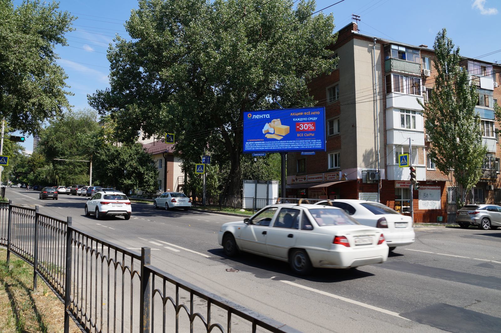 ул. Ларина, 4 пер. Ашхабадский, 14 Видеоэкран 3х6 в Ростове-на-Дону (ул. Ларина)